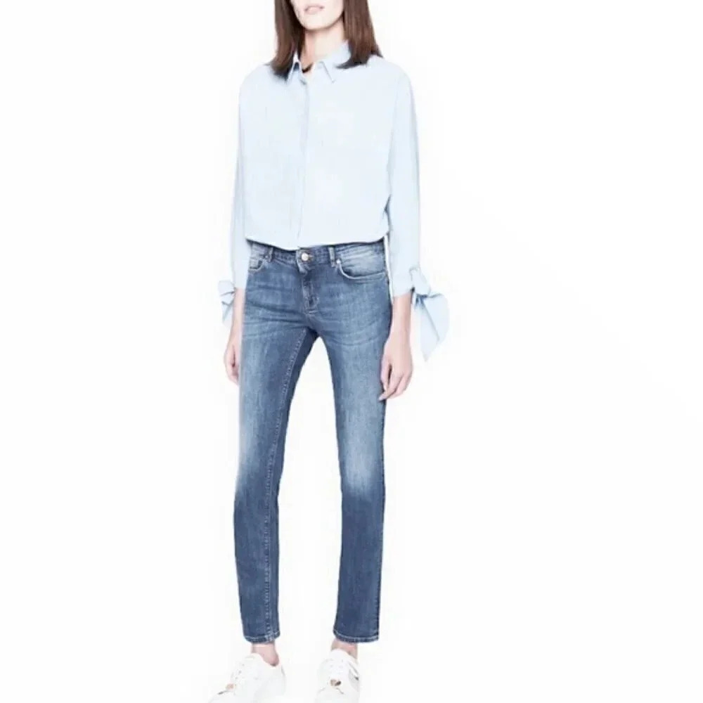 ESCADA sport  light wash straight cut regular fit 5 pocket denim jeans 40